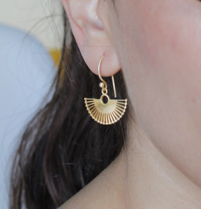 Pendientes ROULETTE de diseño bañados en oro-3