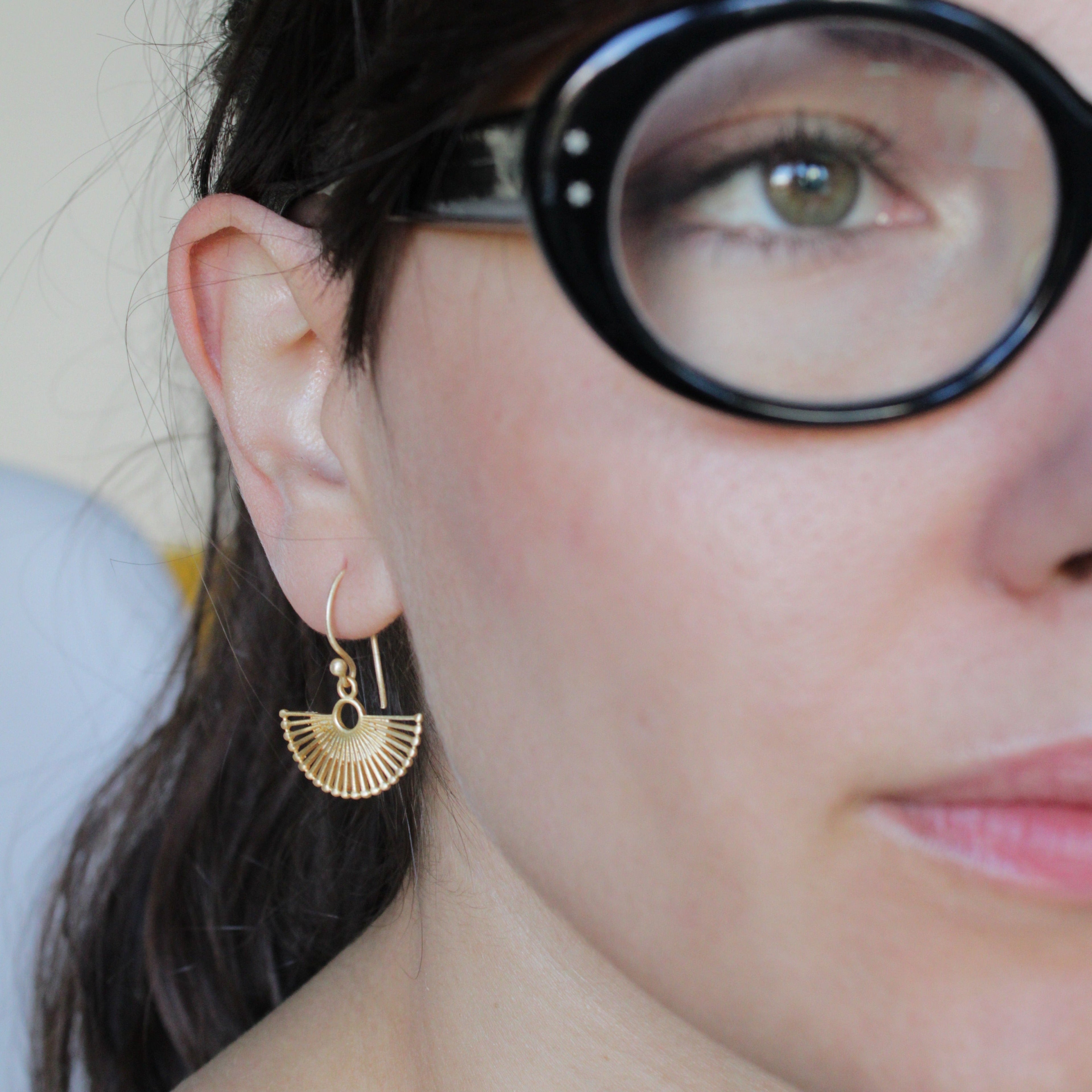 Pendientes ROULETTE de diseño bañados en oro-4