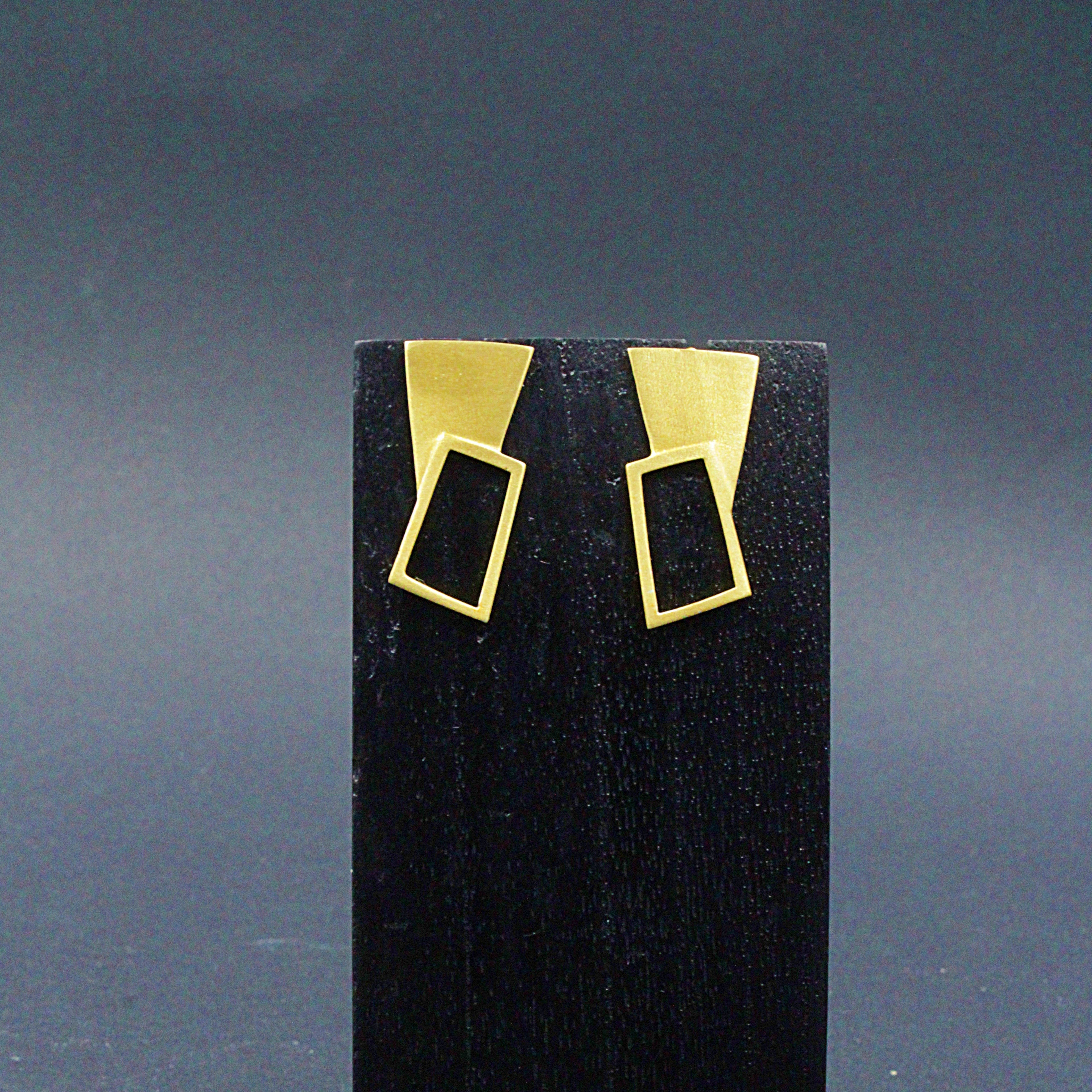 Pendientes ROHE de diseño bañados en oro-1