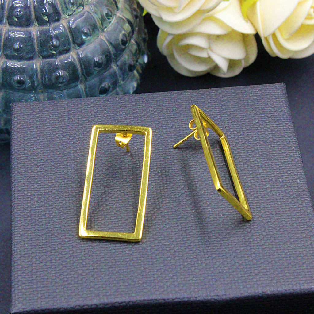 Pendientes SEMPLICE de diseño bañados en oro-1